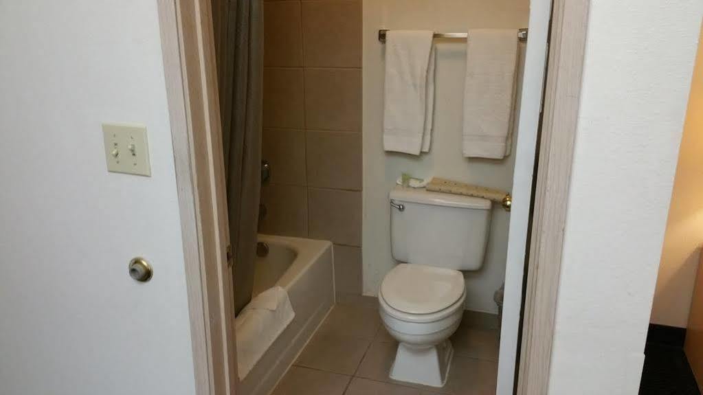 Surestay Hotel By Best Western וולס מראה חיצוני תמונה